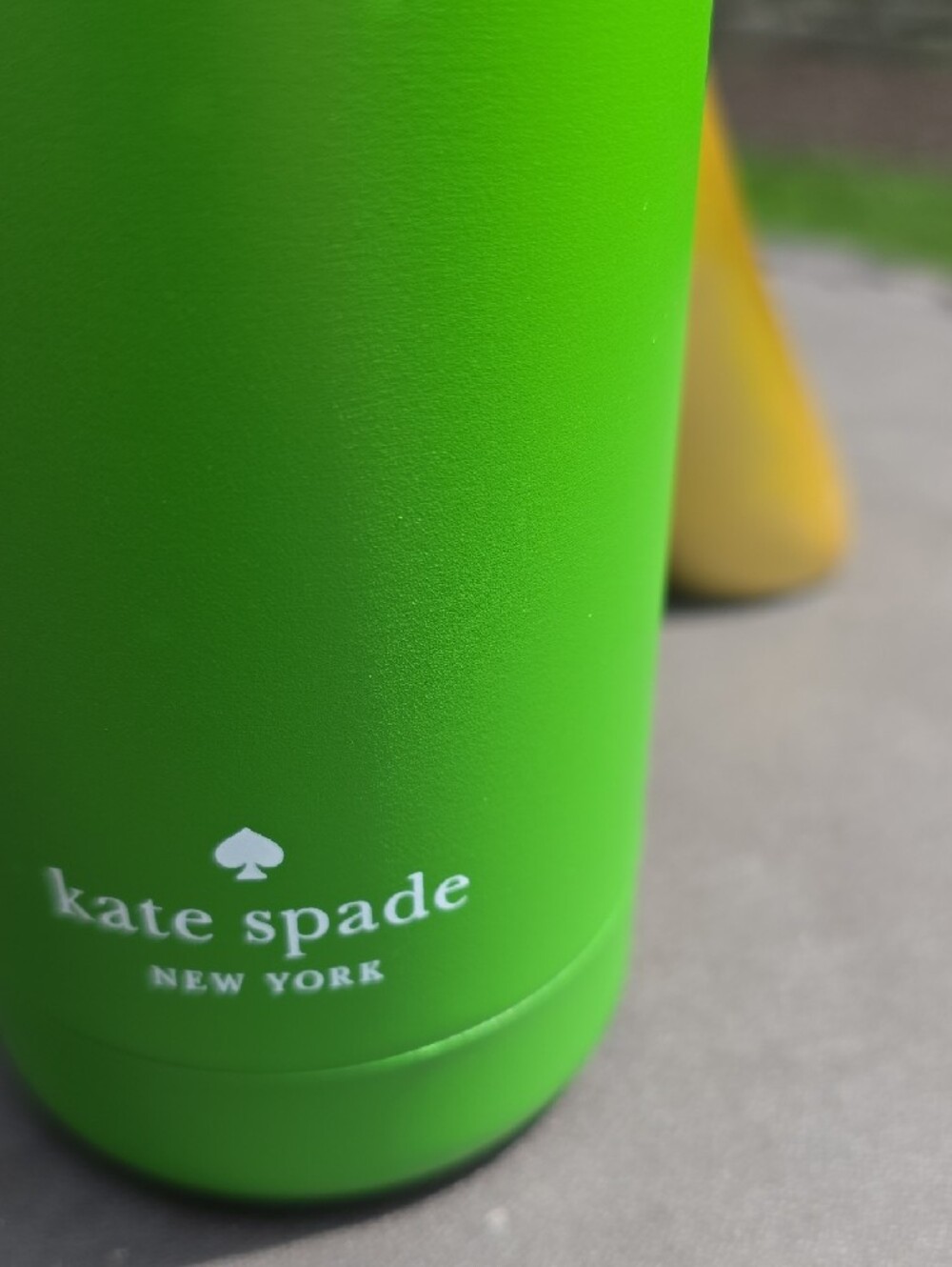 Kate Spade Bright Lime Green Insulated Water Bottle with Handle Matte Finish - Picture 3 of 4